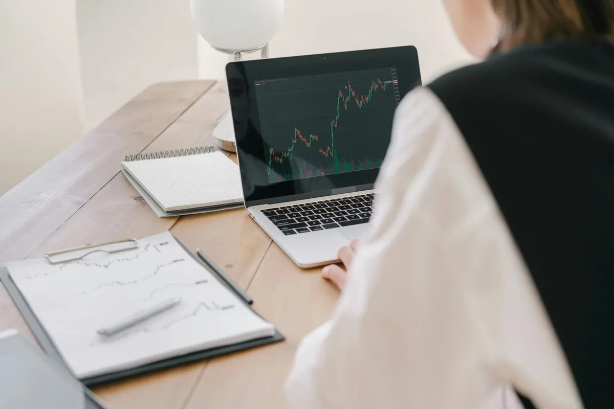 Funded Account vs Personal Small Account: A Beginner's Decision