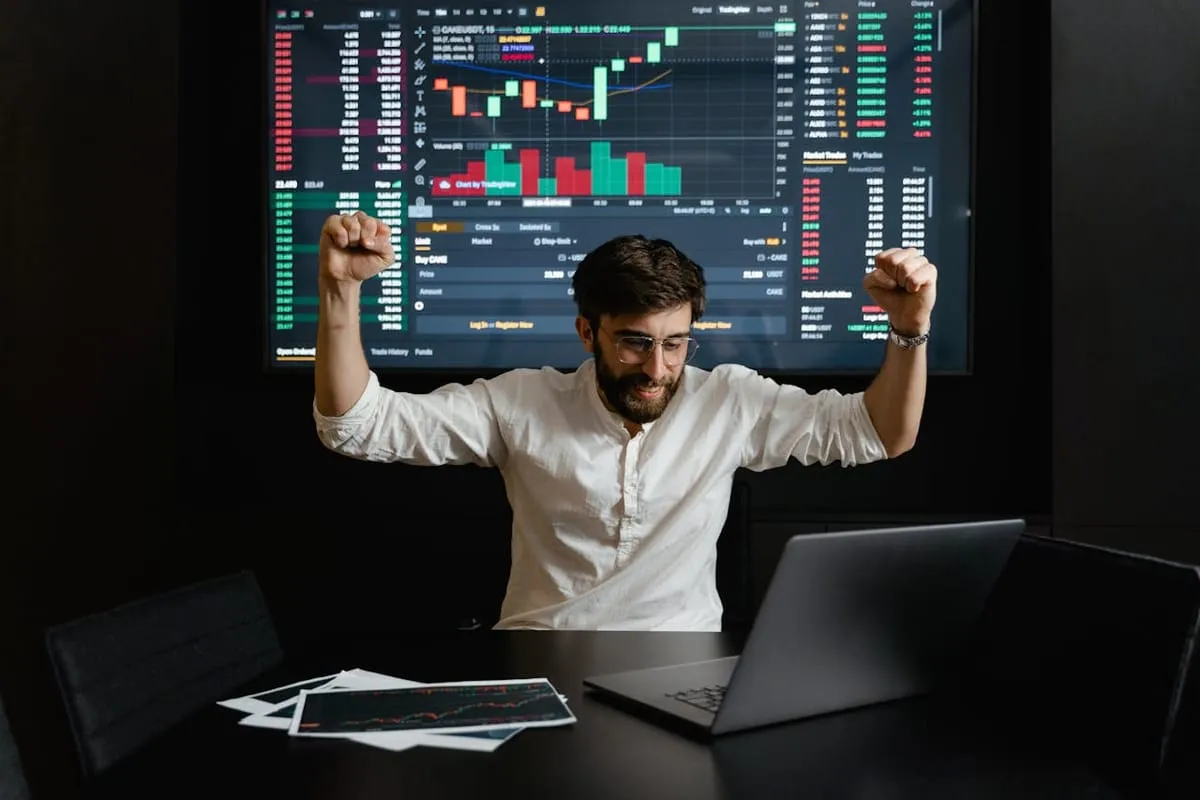 ES vs. NQ Futures: Which Should You Trade?