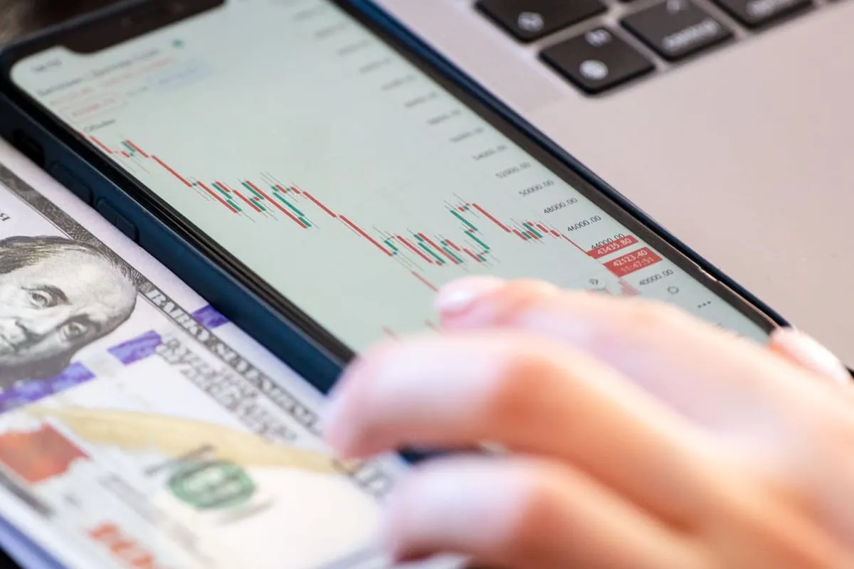 Forex vs. Futures: Which Market Is Better for Beginners?