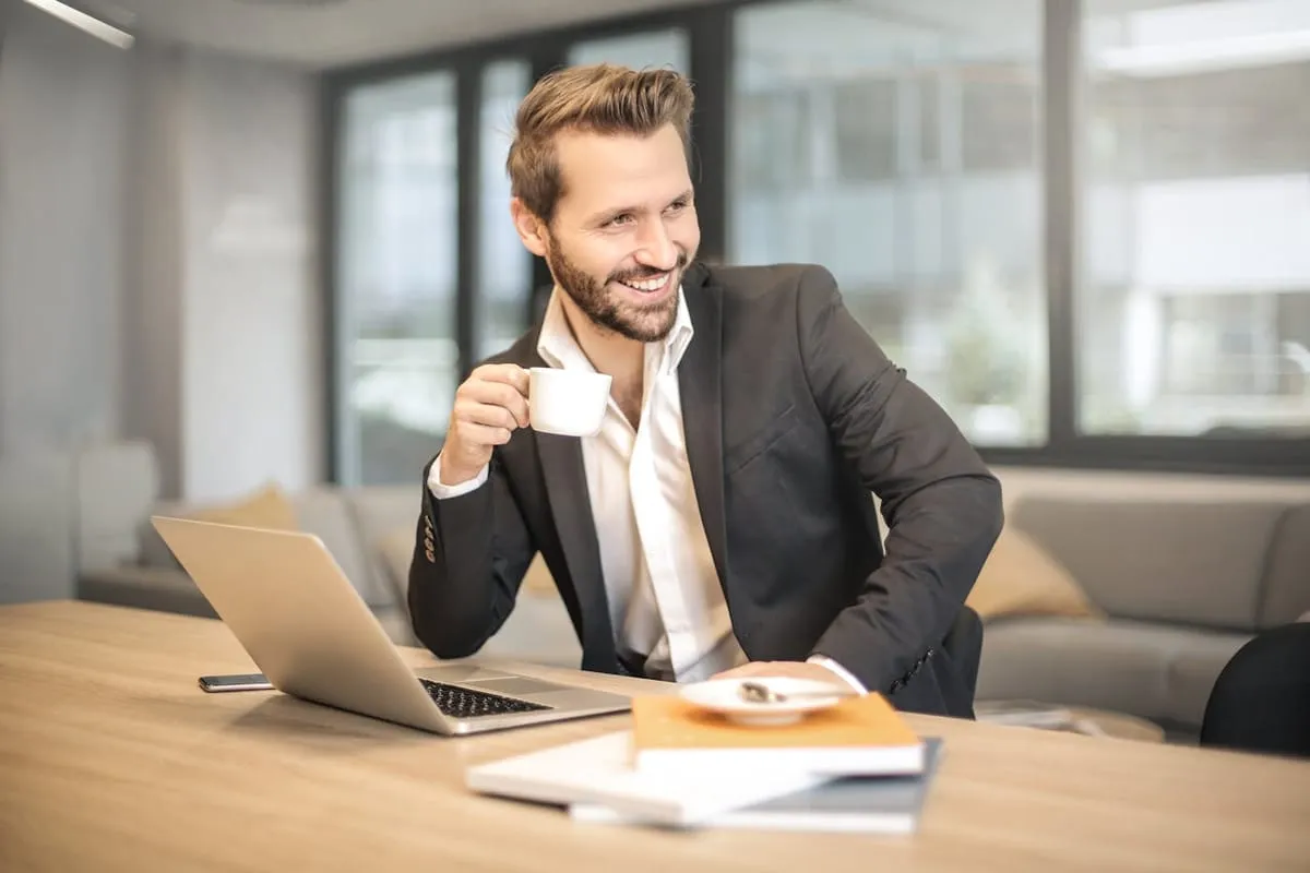 How to Spot a Prop Firm Scam: Red Flags to Watch For