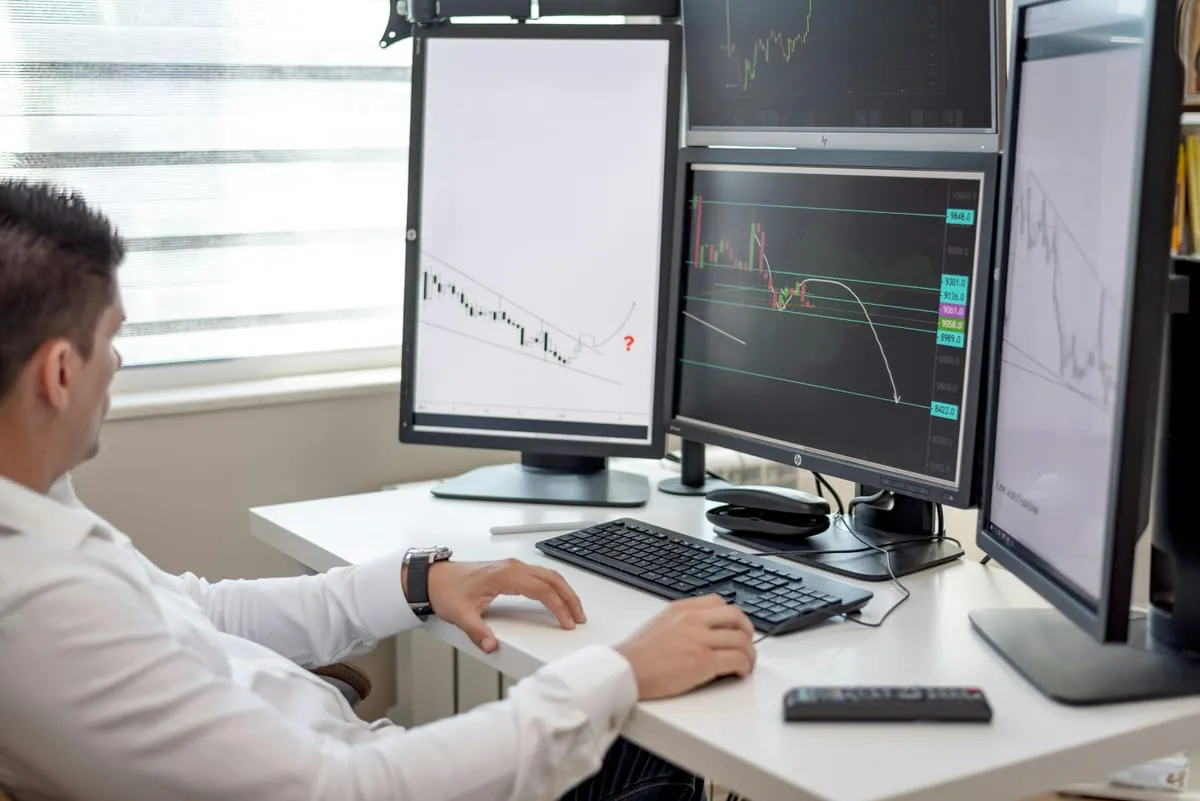 Best Forex Prop Firms: Compare Payouts, Rules & Platforms