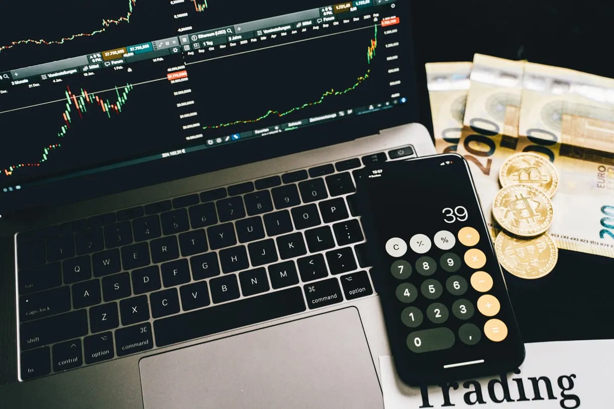 Rithmic vs. CQG: Which Data Feed for Prop Traders?